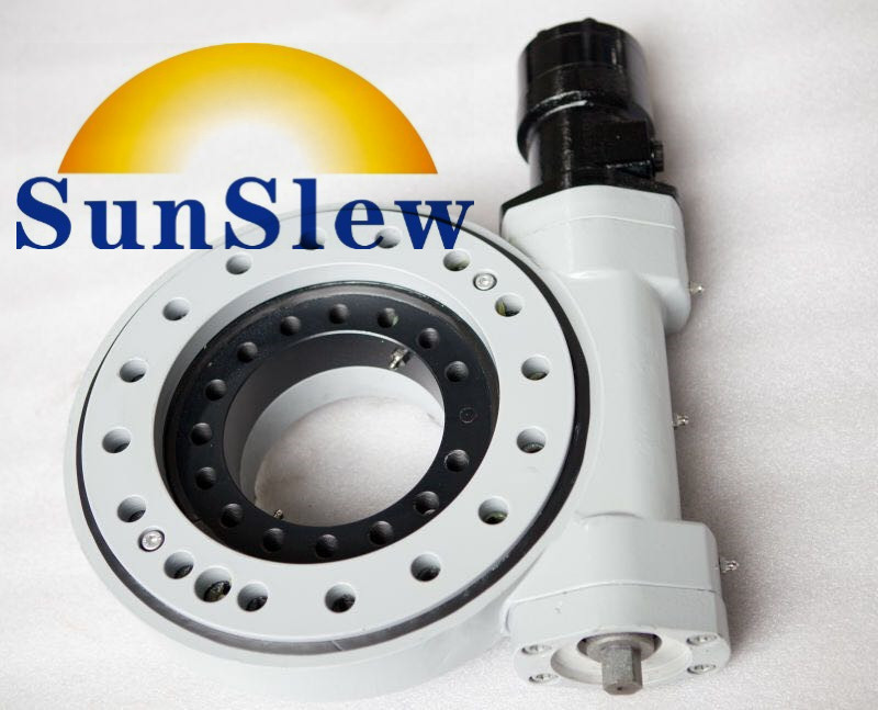 Enclosed slewing worm drive gearbox for PV CPV CSP solar tracking system