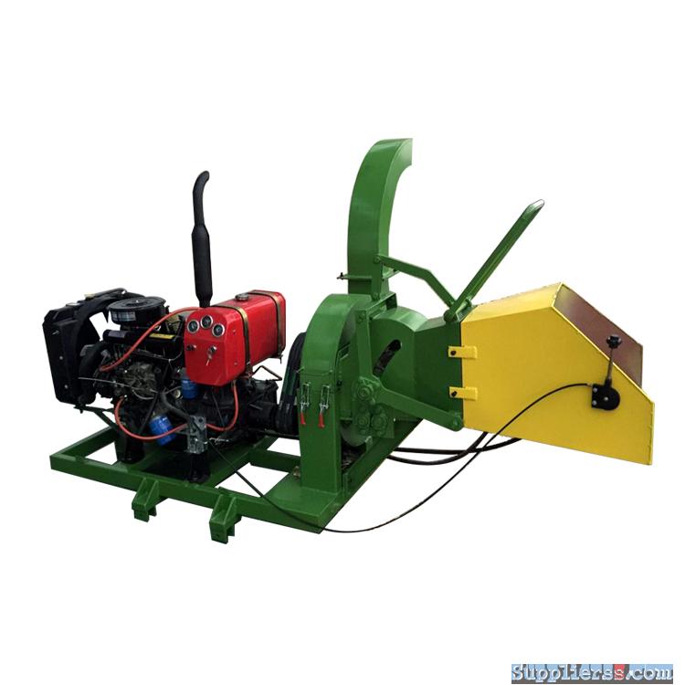 Diesel engine wood chipper for leave branches